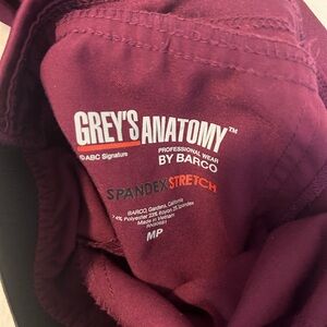 Women’s greys  anatomy set  joggers scrub top m and the pants mt